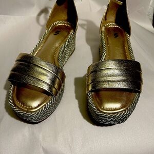 Franco Sarto in women shoes,color gold,size 8.5